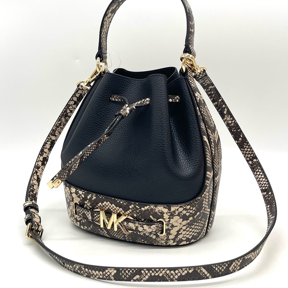 Michael Kors Reed Medium Belted Bucket Messenger Crossbody Bag - Picture 3 of 9